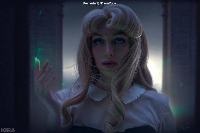 Sleeping Beauty - Princess Aurora (Briar Rose) Cosplay full length character portrait