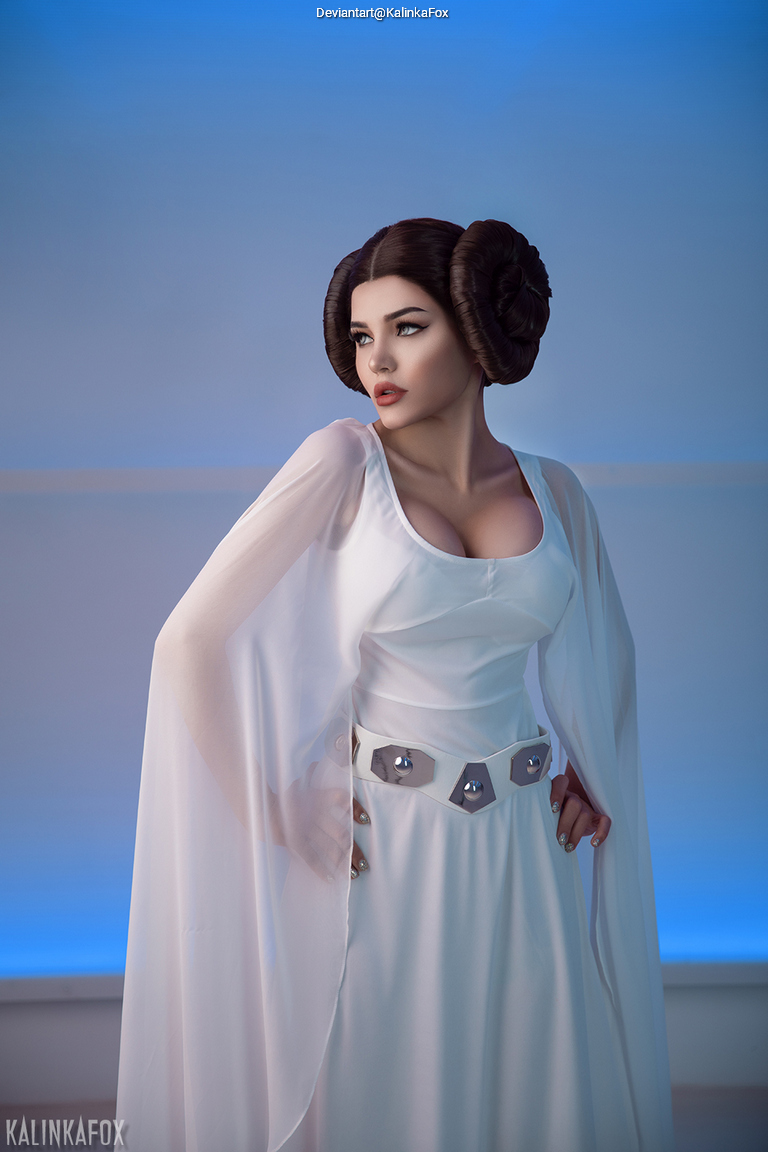 Star Wars - Episode IV - A New Hope - Leia Organa Cosplay character costume portrait