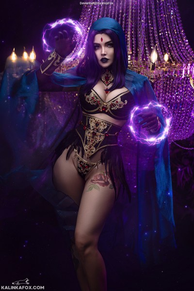 Teen Titans - Raven (Rachel Roth) Cosplay