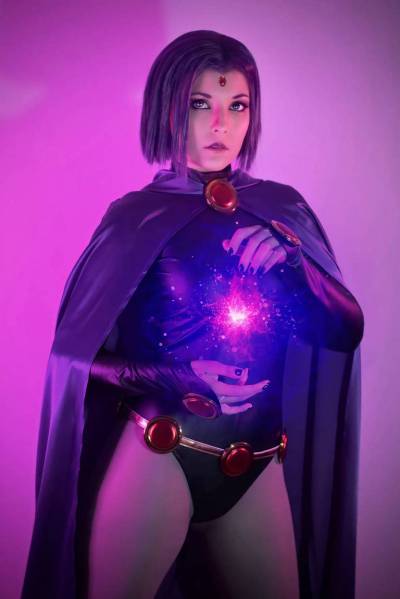 Teen Titans - Raven (Rachel Roth) Cosplay