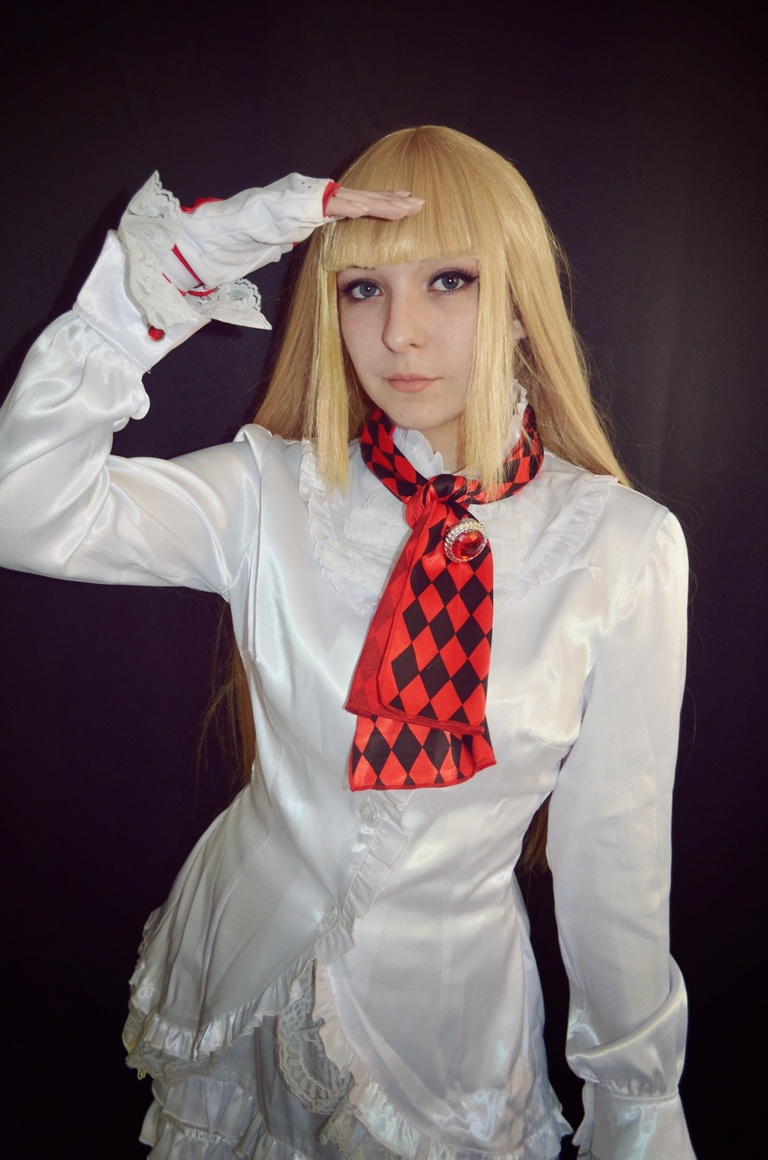 Tekken 6 - Bloodline Rebellion - Lili (Emilie De Rochefort) (Platinum Grace) Cosplay full body portrait