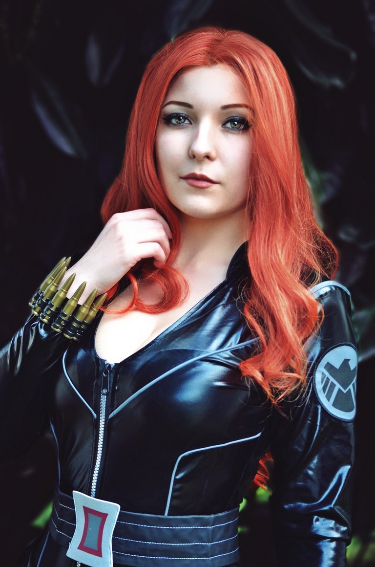 The Avengers - Black Widow (Natasha Romanoff) Cosplay full length character portrait