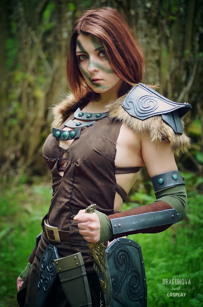 The Elder Scrolls 5 - Skyrim - Aela the Huntress Cosplay full body portrait