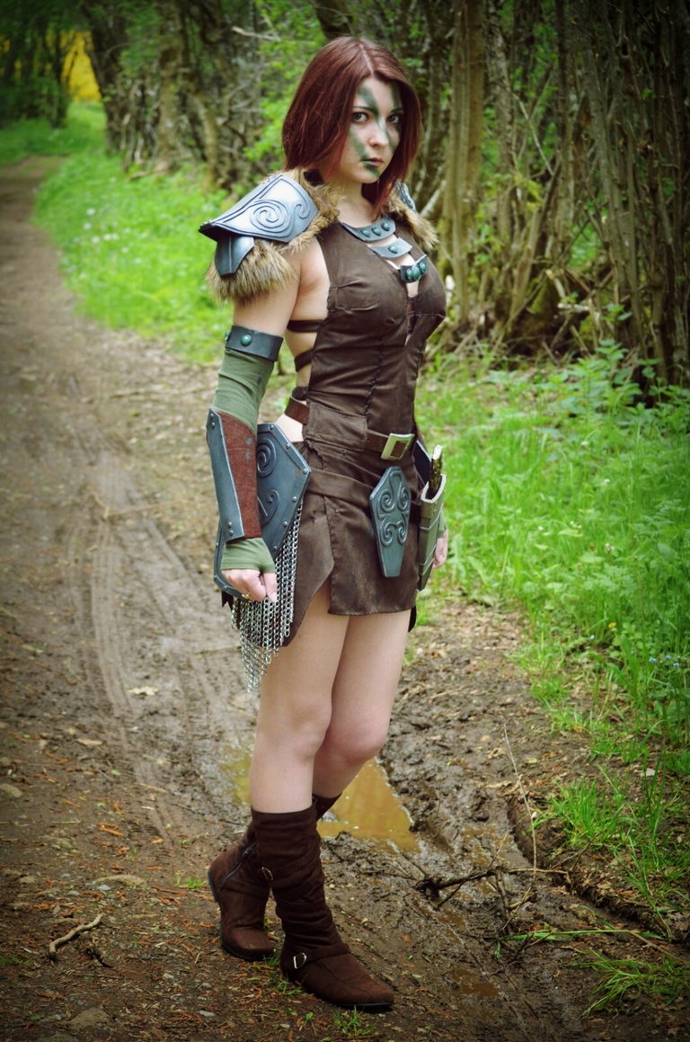 The Elder Scrolls 5 - Skyrim - Aela the Huntress Cosplay full length character portrait