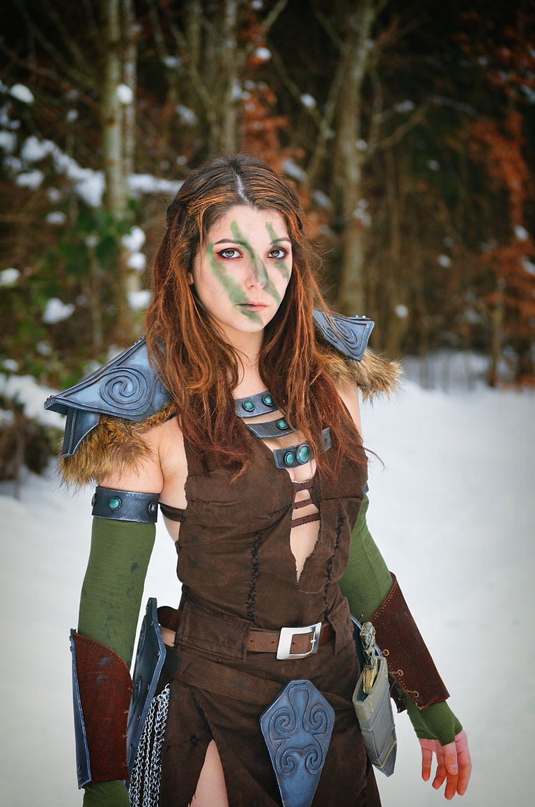 The Elder Scrolls 5 - Skyrim - Aela the Huntress Cosplay full body character photo
