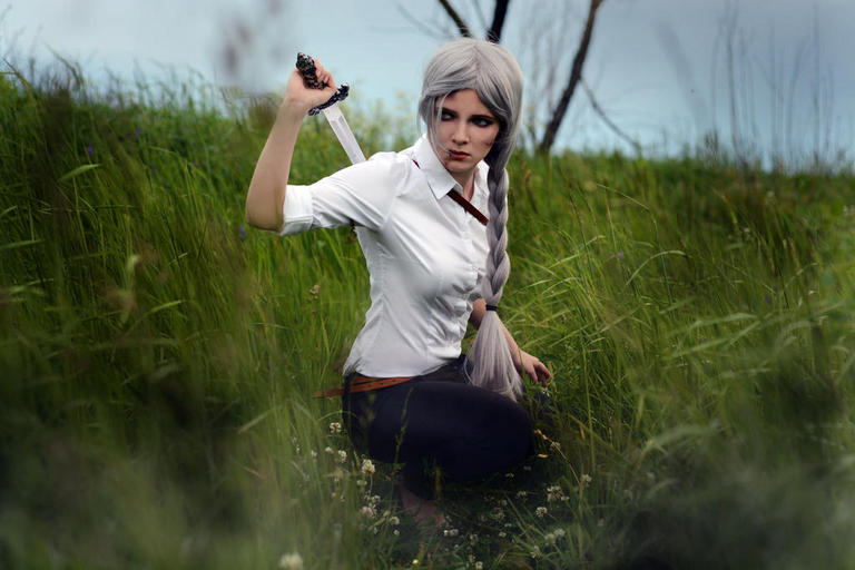 The Witcher 3 - Wild Hunt - Ciri (Cirilla Fiona Elen Riannon) (Casual) (Concept) Cosplay full body portrait