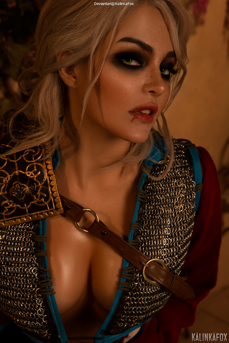 The Witcher 3 - Wild Hunt - Ciri (Cirilla Fiona Elen Riannon) (Zerrikania) Cosplay full body portrait