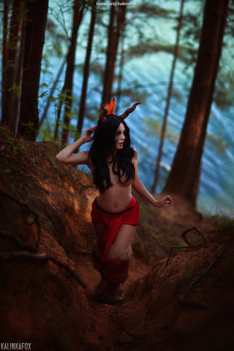 The Witcher 3 - Wild Hunt - Succubus Cosplay character costume portrait