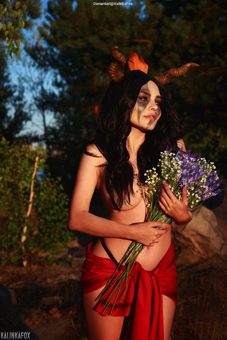 The Witcher 3 - Wild Hunt - Succubus Cosplay costume showcase portrait