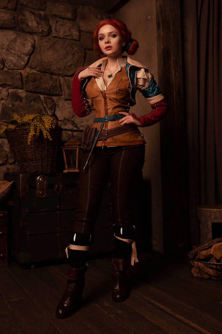 The Witcher 3 - Wild Hunt - Triss Merigold (Fourteenth of the Hill) Cosplay full body portrait