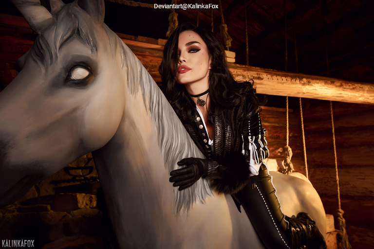 The Witcher 3 - Wild Hunt - Yennefer of Vengerberg Cosplay full length photo