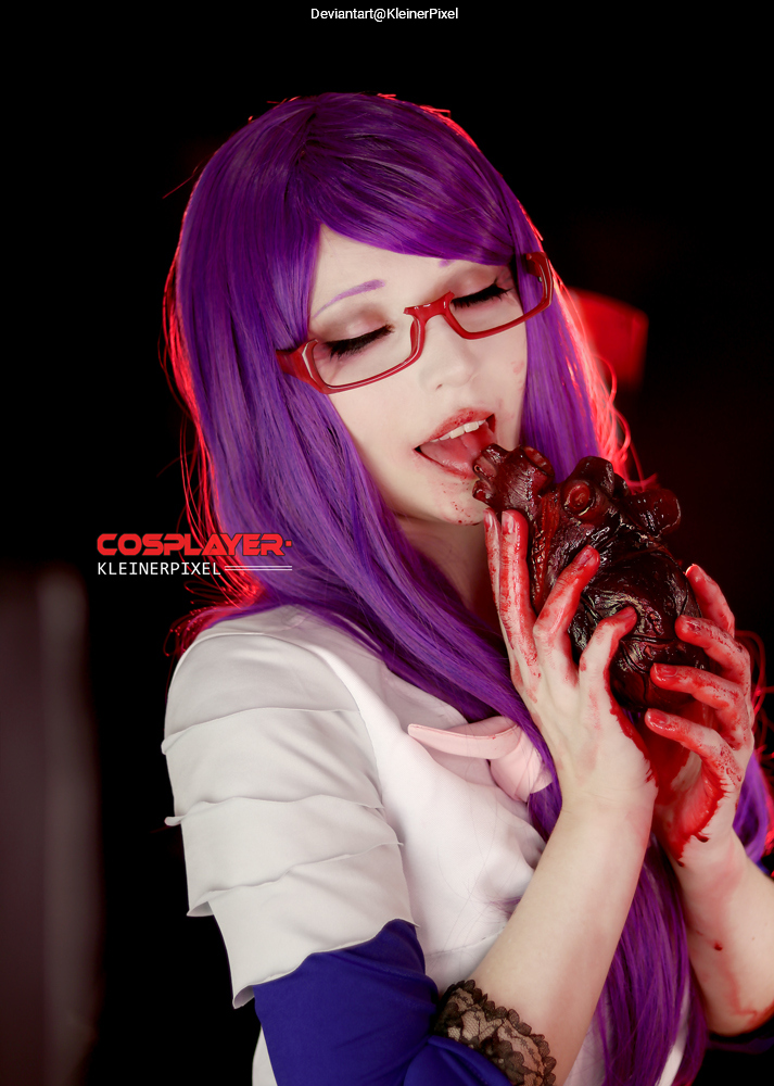 Tokyo Ghoul - Rize Kamishiro (Binge Eater) Cosplay full length photo