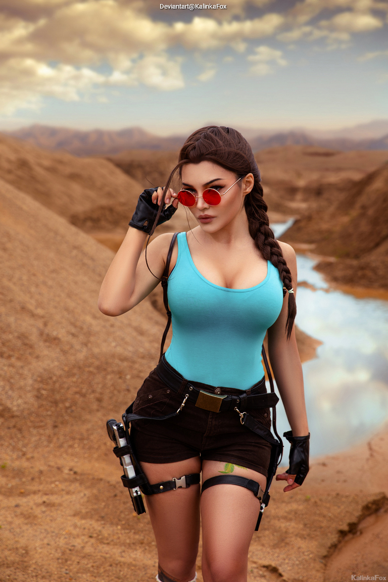Tomb Raider - Lara Croft (Classic) Cosplay character costume portrait