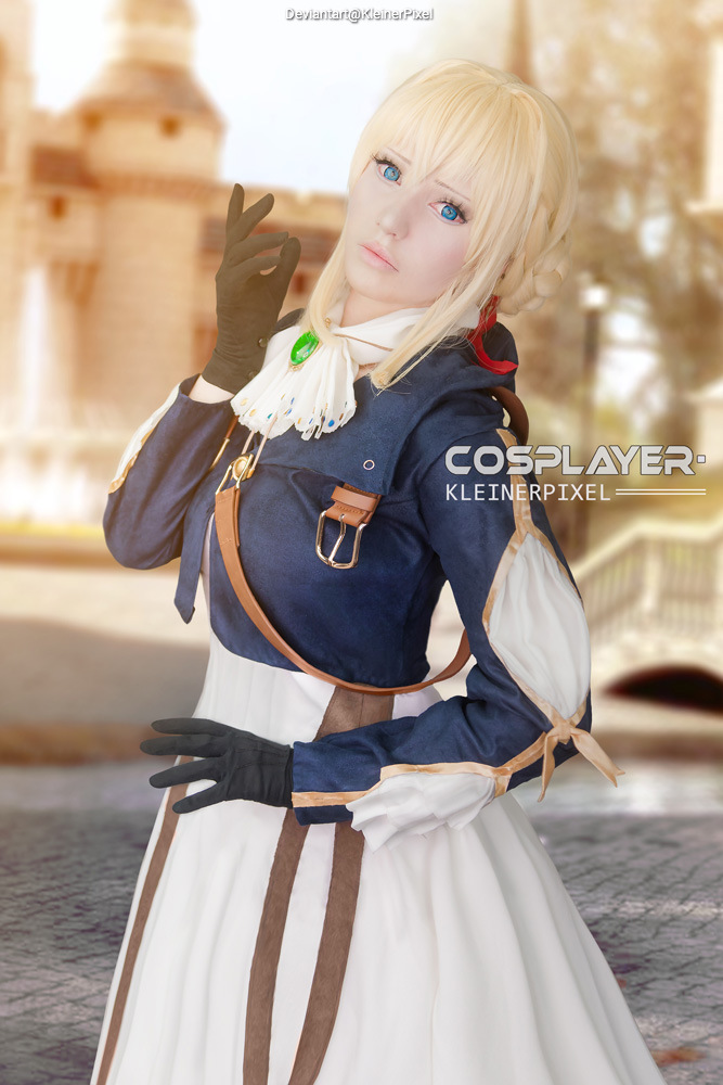 Violet Evergarden - Violet Evergarden Cosplay character costume portrait