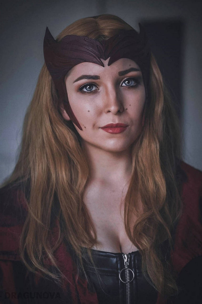 WandaVision - Wanda Django Maximoff (Scarlet Witch) Cosplay full body portrait
