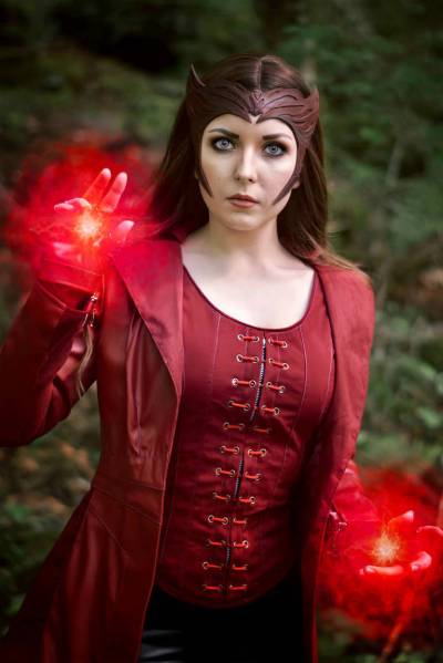 WandaVision - Wanda Django Maximoff (Scarlet Witch) Cosplay