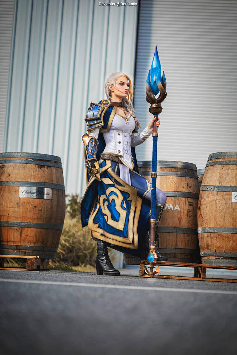 World of Warcraft - Battle for Azeroth - Jaina Proudmoore Cosplay full body portrait