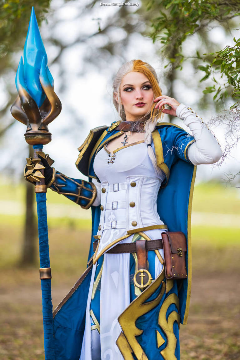 World of Warcraft - Battle for Azeroth - Jaina Proudmoore Cosplay character costume portrait