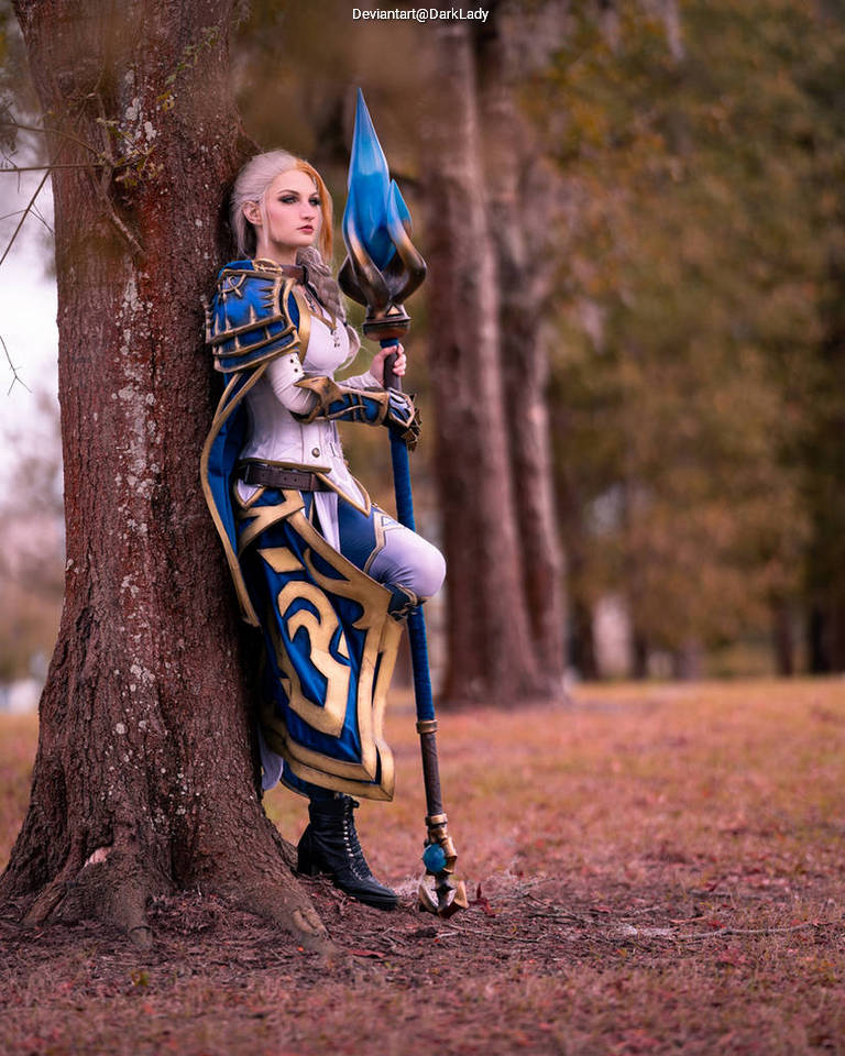 World of Warcraft - Battle for Azeroth - Jaina Proudmoore Cosplay costume showcase portrait