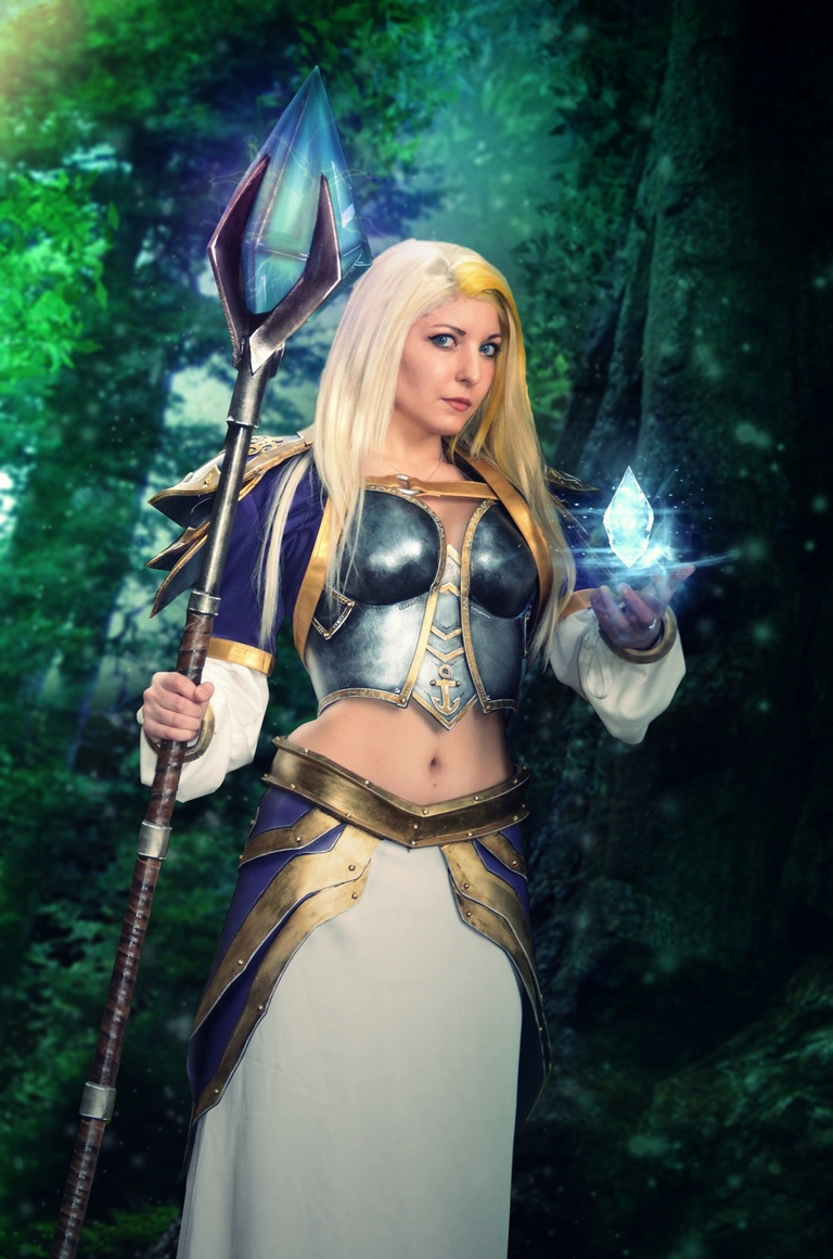 World of Warcraft - Battle for Azeroth - Jaina Proudmoore Cosplay full body portrait