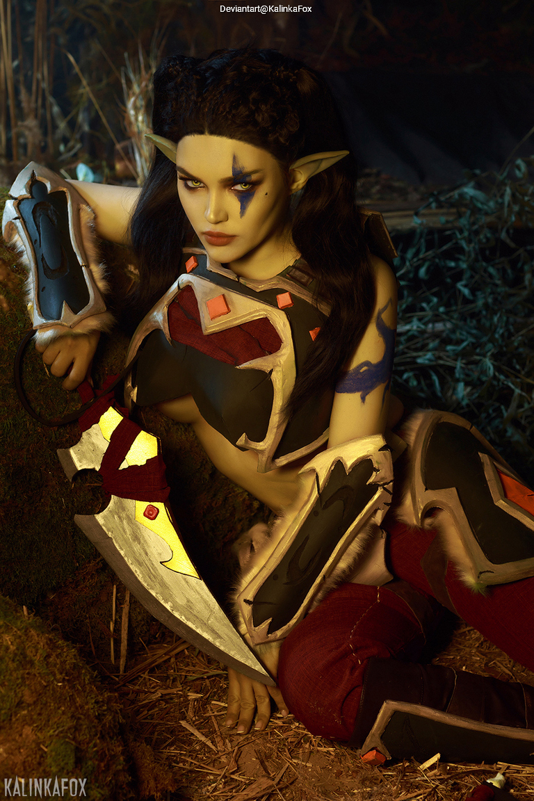 World of Warcraft - Cataclysm - Garona Halforcen (Shadow, Emissar) Cosplay full body portrait