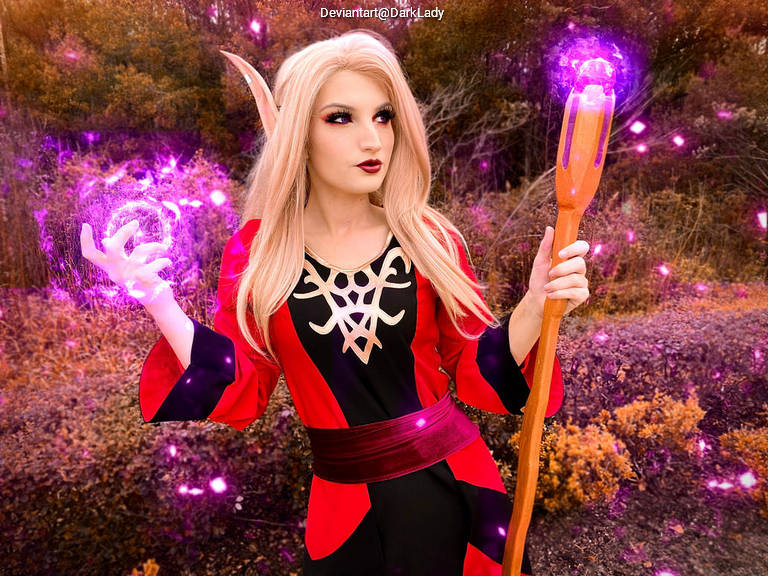 World of Warcraft - The Burning Crusade - Blood Elf (Silvermoon Robes) Cosplay full body portrait
