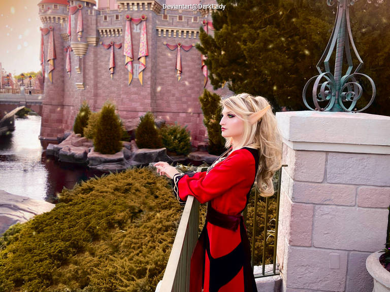 World of Warcraft - The Burning Crusade - Blood Elf (Silvermoon Robes) Cosplay full length photo
