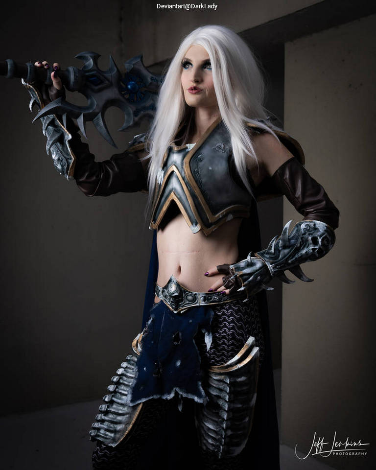 World of Warcraft - Wrath of the Lich King - Arthas Menethil (Lich King) (Female) Cosplay full body portrait