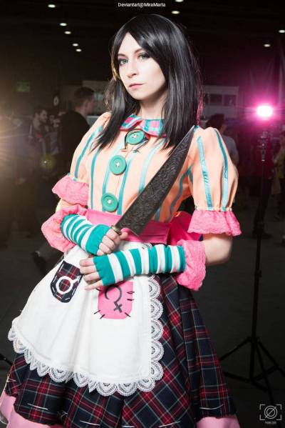 Alice - Madness Returns - Alice Cosplay