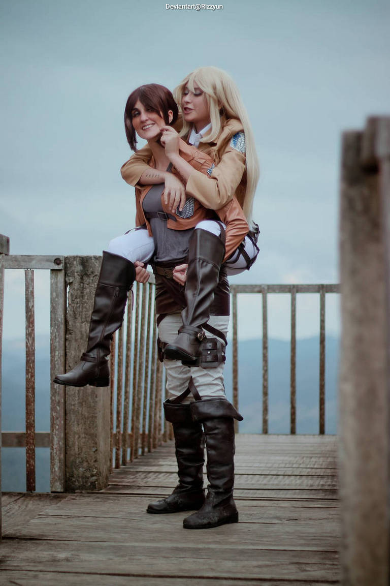 Attack on Titan - Historia Reiss (Christa Lenz) & Ymir (Jaw Titan) Cosplay - cosplay study Attack on Titan - Historia Reiss (Christa Lenz) & Ymir (Jaw Titan) Cosplay - cosplay study