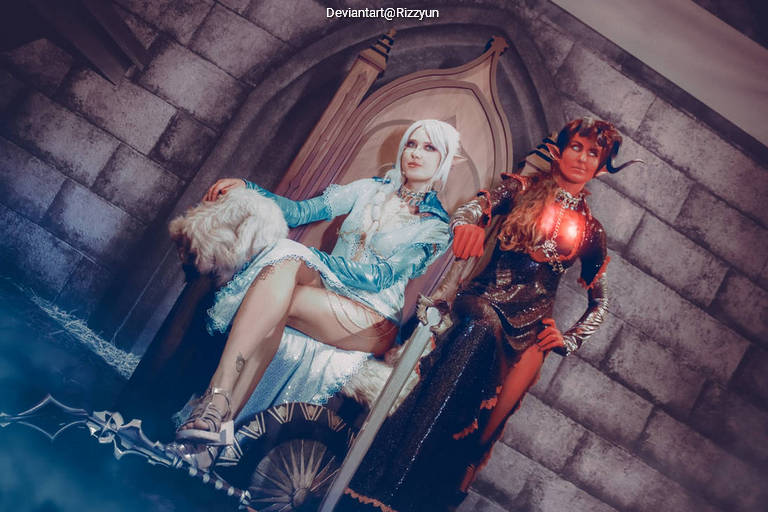 Baldurs Gate 3 - Shadowheart (Jenevelle Hallowleaf) & Karlach Cliffgate Cosplay - light aesthetic Baldurs Gate 3 - Shadowheart (Jenevelle Hallowleaf) & Karlach Cliffgate Cosplay - light aesthetic