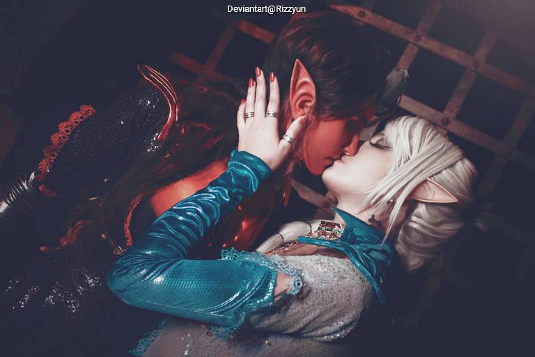 Baldurs Gate 3 - Shadowheart (Jenevelle Hallowleaf) & Karlach Cliffgate Cosplay - artistic framing Baldurs Gate 3 - Shadowheart (Jenevelle Hallowleaf) & Karlach Cliffgate Cosplay - artistic framing