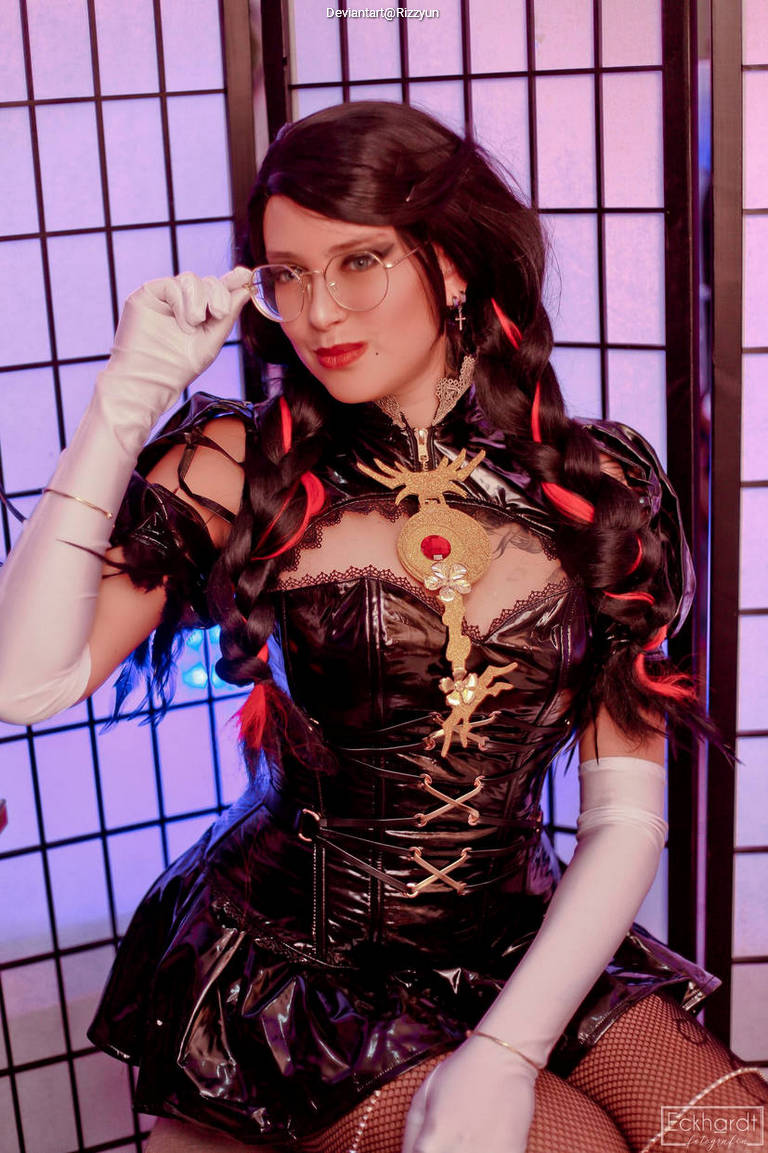 Bayonetta 2 - Cereza Cosplay full body portrait photography