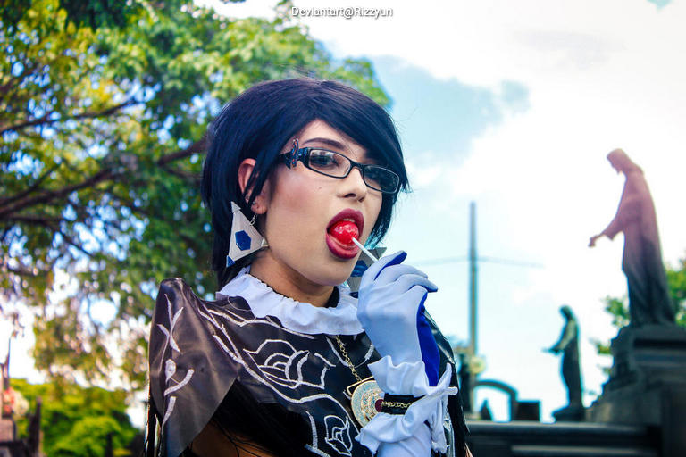 Bayonetta 2 - Cereza Cosplay full length photo