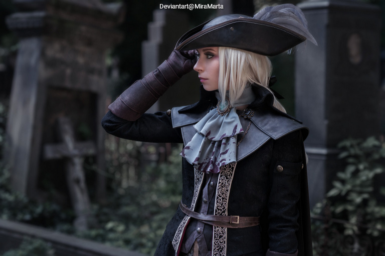 Bloodborne - Hunter Cosplay - full length character portrait