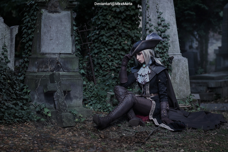 Bloodborne - Hunter Cosplay - full body portrait
