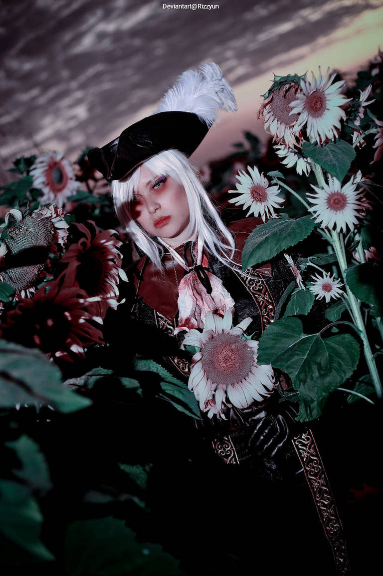 Bloodborne - Lady Maria of the Astral Clocktower Cosplay full body character photo