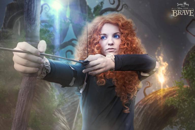Brave - Merida (Princess Merida of DunBroch) Cosplay full body portrait