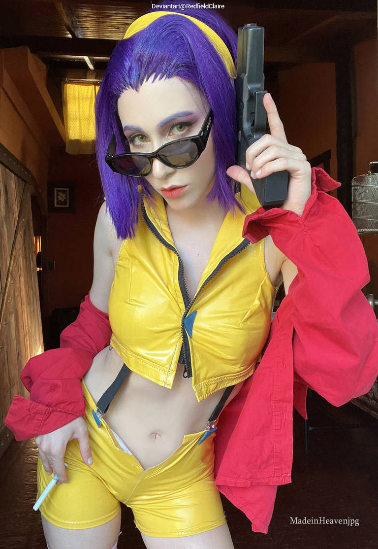 Cowboy Bebop - Faye Valentine (Lady Luck) Cosplay character costume portrait