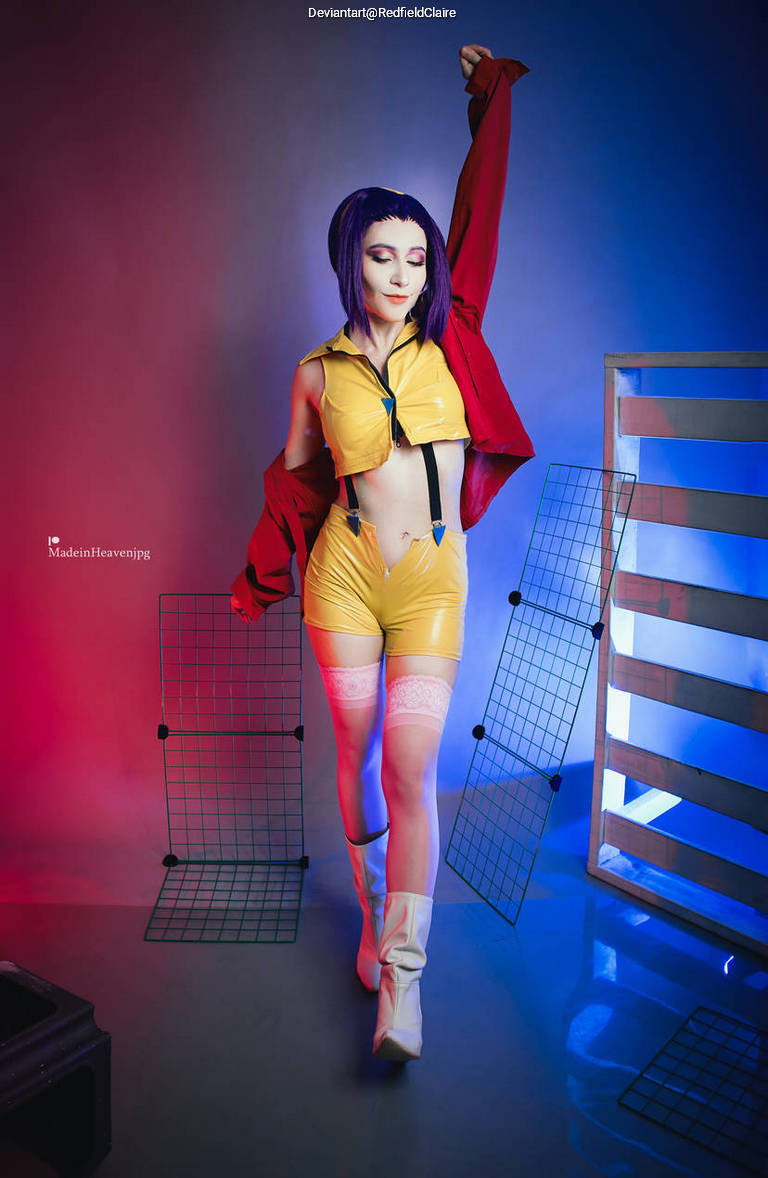 Cowboy Bebop - Faye Valentine (Lady Luck) Cosplay character recreation portrait