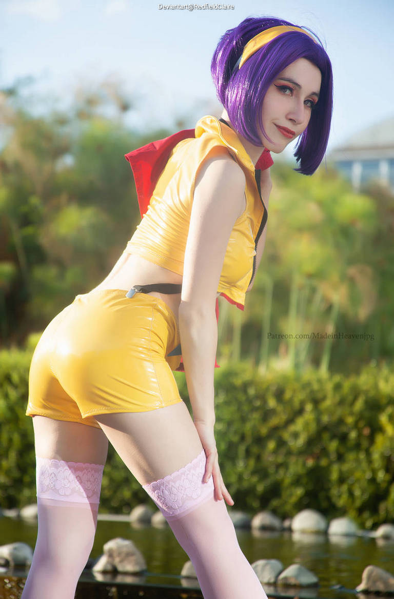 Cowboy Bebop - Faye Valentine (Lady Luck) Cosplay full length character portrait