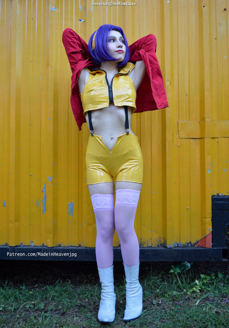 Cowboy Bebop - Faye Valentine (Lady Luck) Cosplay full body portrait