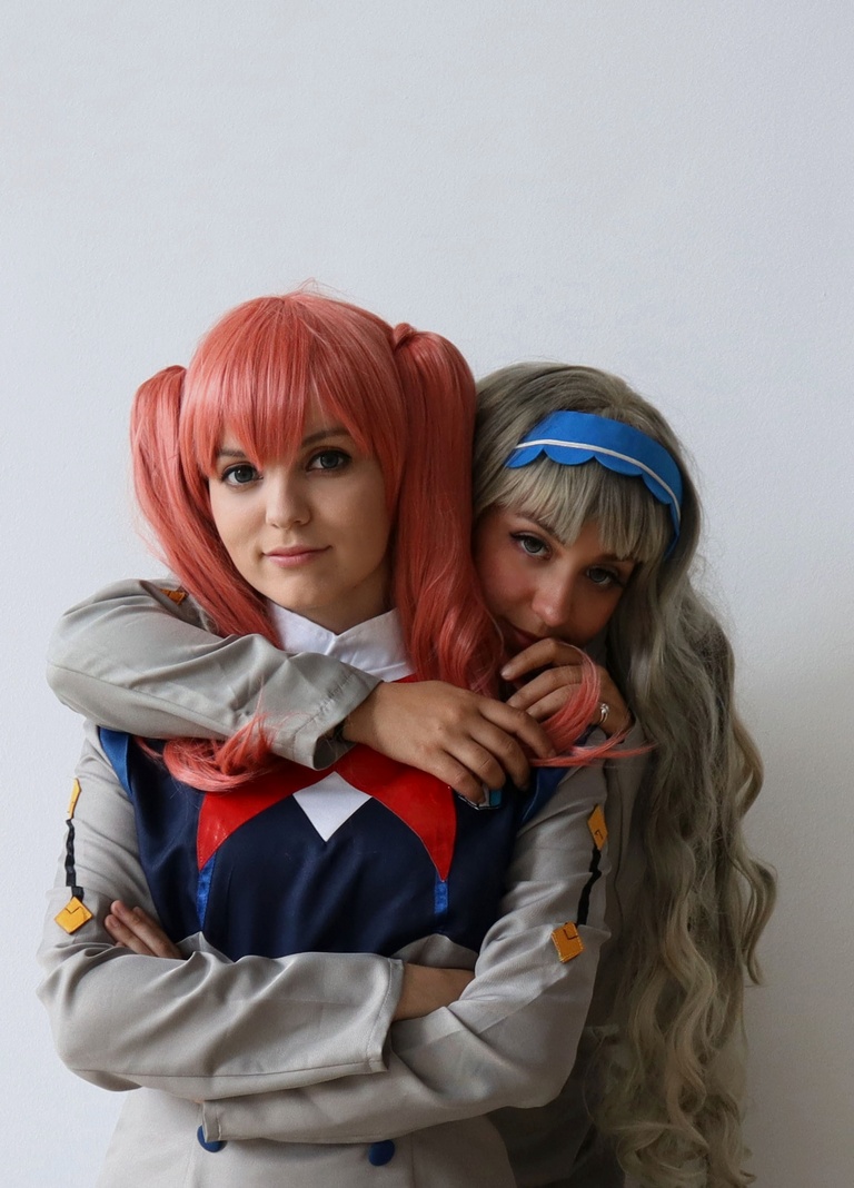 DARLING in the FRANXX - Miku & Kokoro Cosplay full body portrait