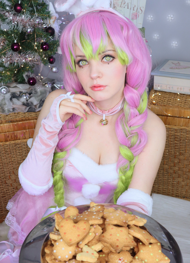 Demon Slayer - Mitsuri Kanroji (Bunny) Cosplay character portrait photography