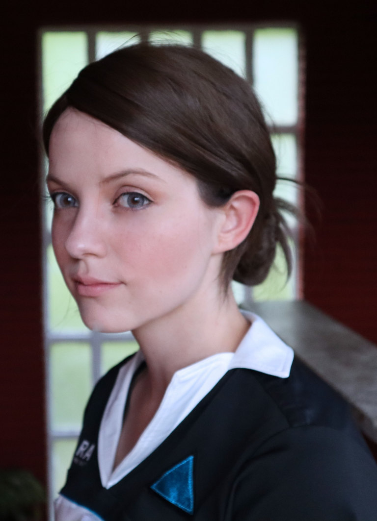 Detroit - Become Human - Kara (AX400) Cosplay full length photo