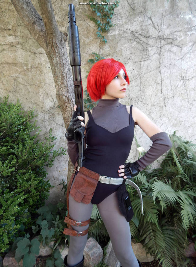 Dino Crisis - Regina Cospay - full length character portrait