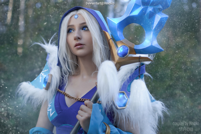 Dota 2 - Rylai (Crystal Maiden) (Heart of the North) Cosplay - authentic view