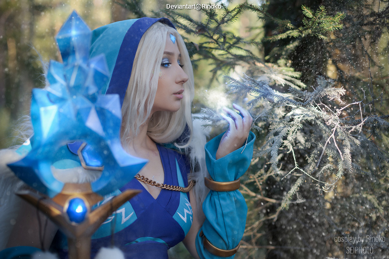 Dota 2 - Rylai (Crystal Maiden) (Heart of the North) Cosplay - artistic framing