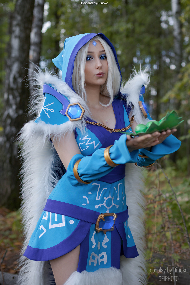 Dota 2 - Rylai (Crystal Maiden) (Heart of the North) Cosplay - light aesthetic