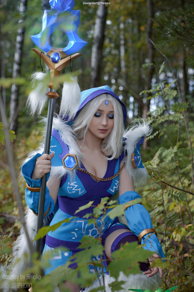 Dota 2 - Rylai (Crystal Maiden) (Heart of the North) Cosplay - light aesthetic